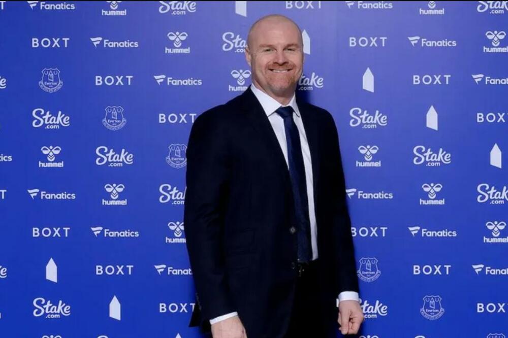 Dajč blizu klupe Notingema