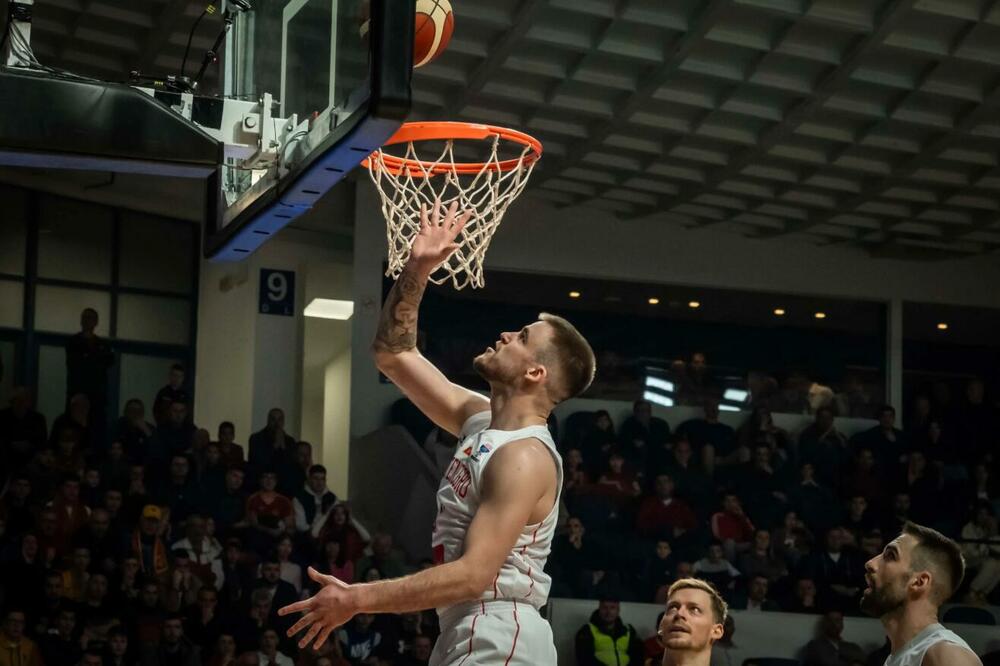 Dinu Radončiću otkriven tromb u veni lijeve noge, crnogorski reprezentativac završio sezonu