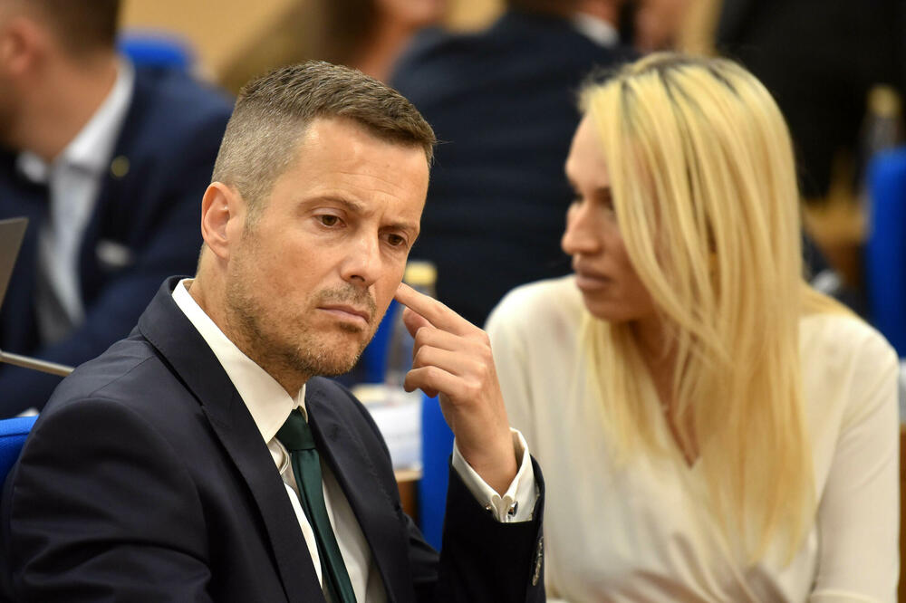 Dio opozicije spašava Mujovića? Može li vladajuća koalicija u Podgorici nastaviti da funkcioniše bez Kneževićeve partije