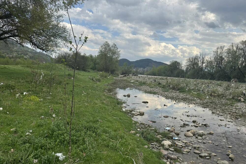 Dio pejzaža omiljenog izletišta Bjelopoljaca zatrpan otpadom od plastike do bijele tehnike