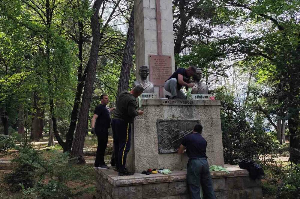 Dio posade jedrenjaka "Jadran" uredio spomenik narodnim herojima Spasiću i Mašeri