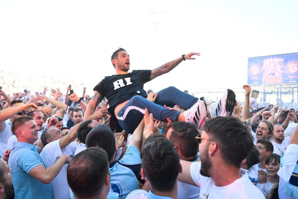 Đale je ljudina, Rijeka ga iskreno voli; Naslov koji bih najradije stavio bio bi: Hvala ti, brate