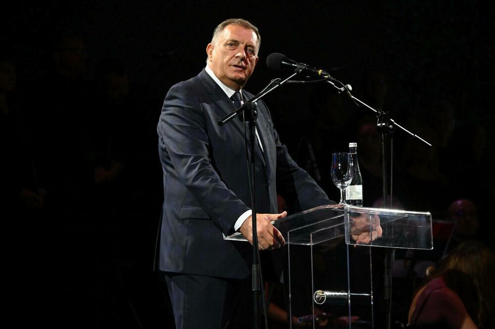 Dodik može izgubiti funkciju, ali ne i moć