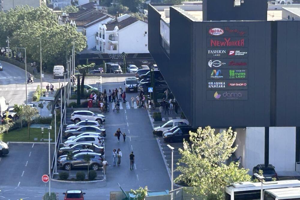 Dojava o bombi u Mega molu u Budvi bila lažna