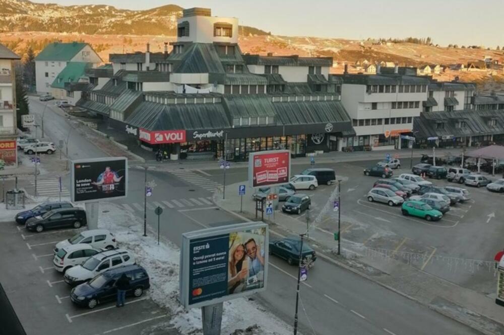 DPS podnio krivične prijave protiv predsjednika SO Žabljak i odbornika vlasti zbog protivzakonitog isticanja trobojke