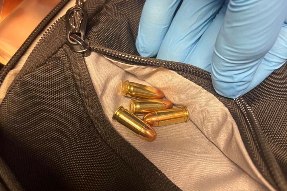 Državljanin Crne Gore uhapšen na Aerodromu Podgorica: U ručnom prtljagu pronađena četiri metka?