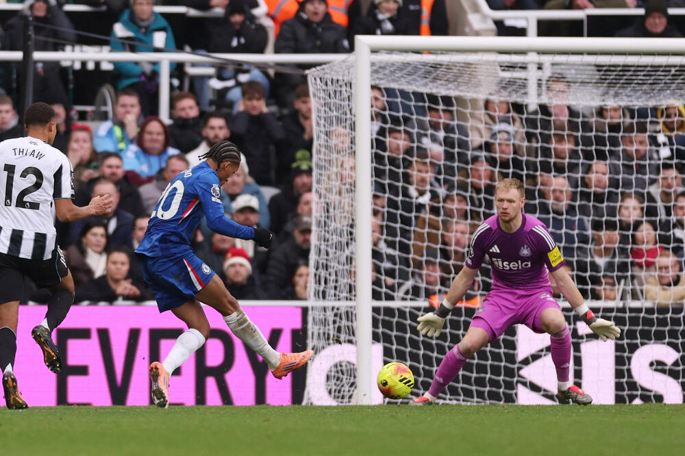 Dva razlilčita poluvremena, sjajna utakmica i remi Njukasla i Čelsija