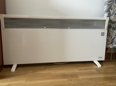 Dva Tesy radijatora na prodaju