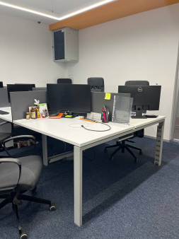 dvije vrste kancelarijskih stolova