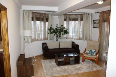 Dvosoban namesten stan 73m2,Igalo (na duzi period)