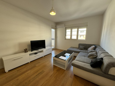 Dvosoban namješten stan, 73m2, Central Point, Podgorica