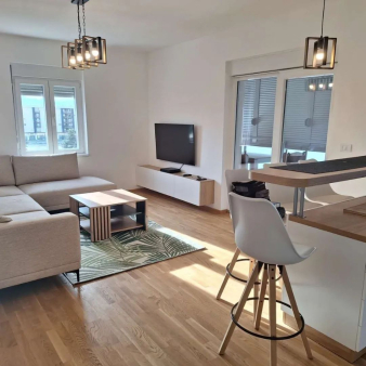 Dvosoban stan, City kvart, Podgorica, Izdavanje