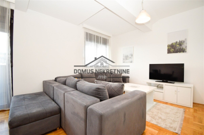 Dvosoban stan 70m2 + 2 garaže, Vezirov Most - Podgorica