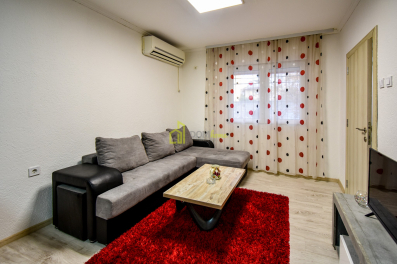 Dvosoban stan 70m2, Blok 9