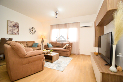 Dvosoban stan 65m2 + parking, Blok IX – Podgorica