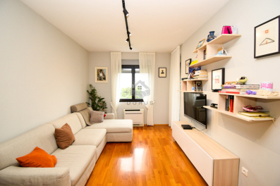 Dvosoban stan 60m2 + parking, Blok VI - Podgorica