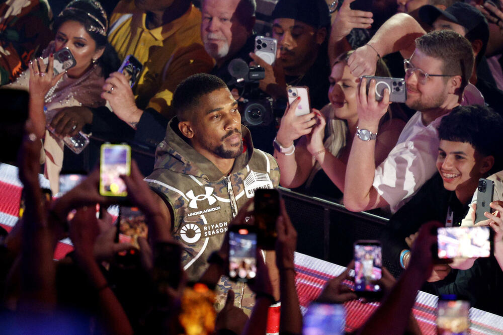 Džošua lakše povrijeđen, u saobraćajnoj nesreći stradale dvije osobe