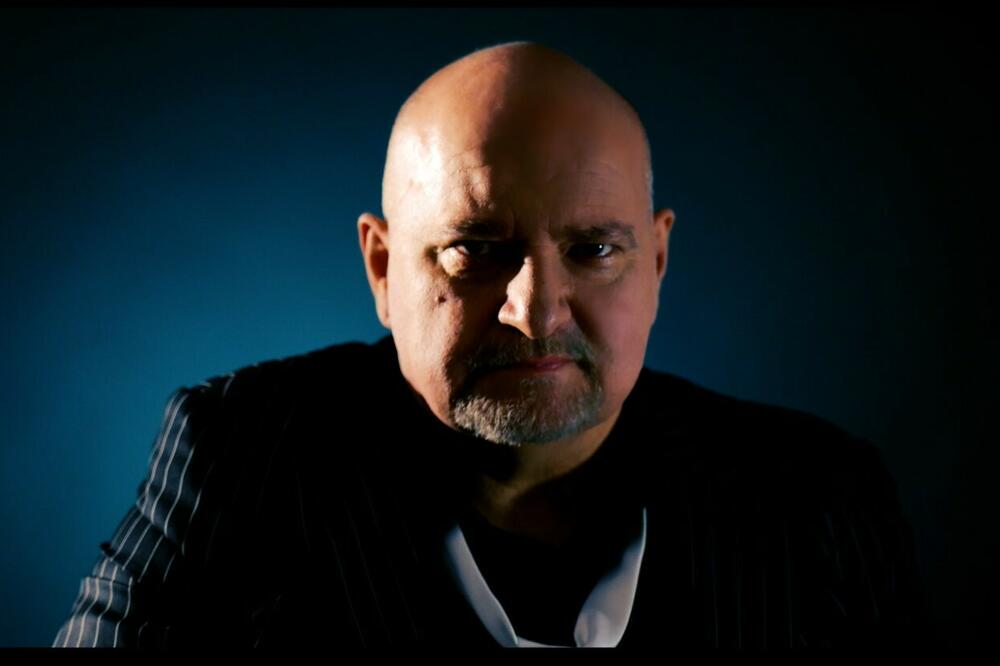 Ekrani nas gutaju, vratimo se zagrljajima i razgovorima