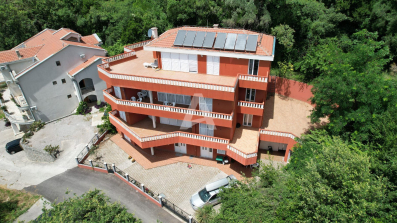 Ekskluzivno izdavanje: Kuća sa panoramskim pogledom na more - Budva, Seoce! Idealno za podzakup i turističko izdavanje! (NA DUZI PERIOD)