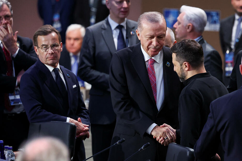 Erdogan upozorio na opasnost 'direktnog sukoba' NATO i Rusije i apelovao na diplmatsko rješenje