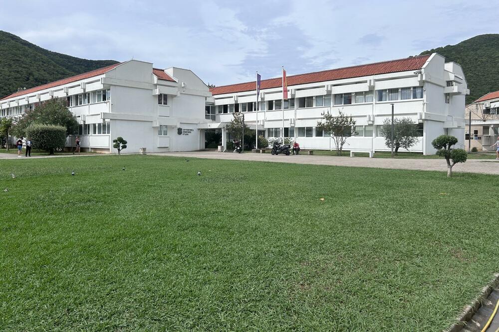 Firma konsultanta dobijala poslove: Predsjednik Opštine Budva poništio ugovor i dvije odluke zbog sumnji u nezakonitost