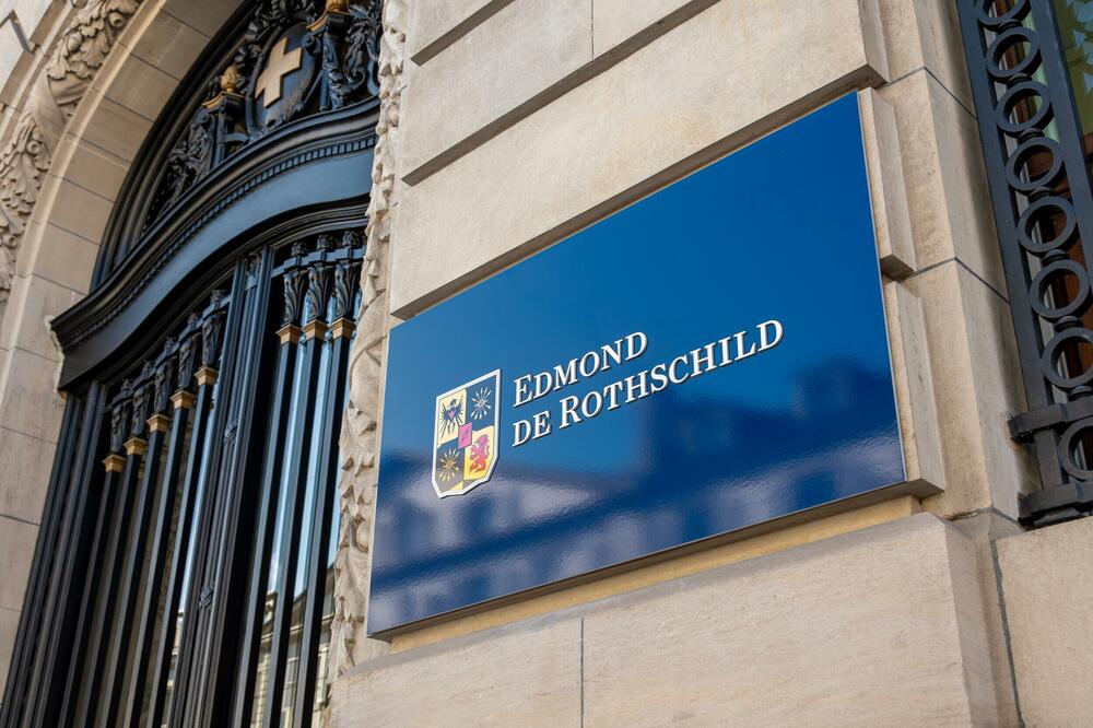 Francuski tužioci: Pretres filijale švajcarske banke u Parizu zbog istrage postupanja Epstina