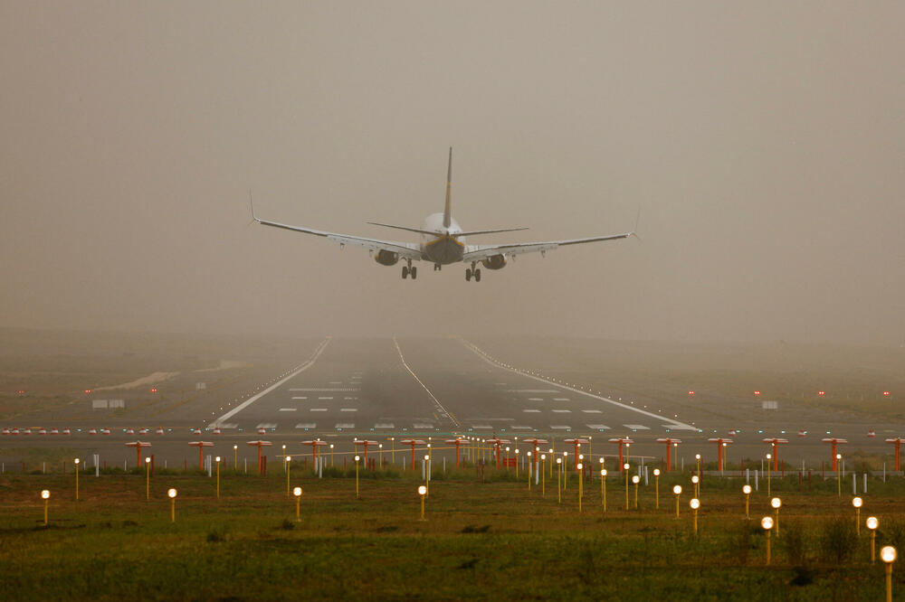 FT: Evropski aerodromi suočeni s mogućim nestašicama avionskog goriva