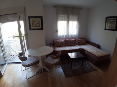 Garsonjera 27m2, Blok 6, Podgorica, Izdavanje