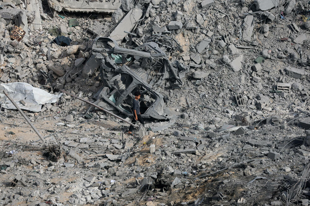 Gaza: Najmanje 74 ubijenih u izraelskom napadu na kafić i ljude koji su tražili hranu