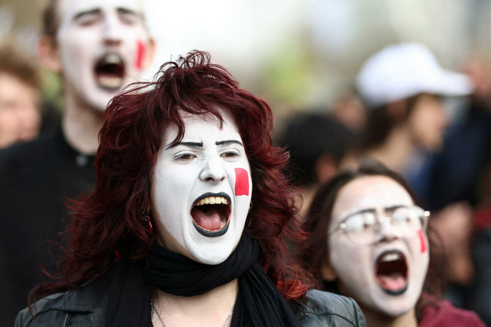 Generalni štrajk u Belgiji: "Žene rade dvije smjene, cio život, a vlada želi da im smanji penzije? Nečuveno"