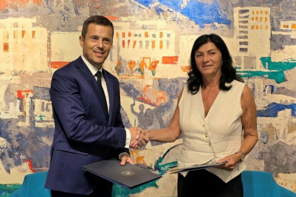 Glavni grad donirao 22.000 eura za nabavku oftalmološke opreme DZ Podgorica