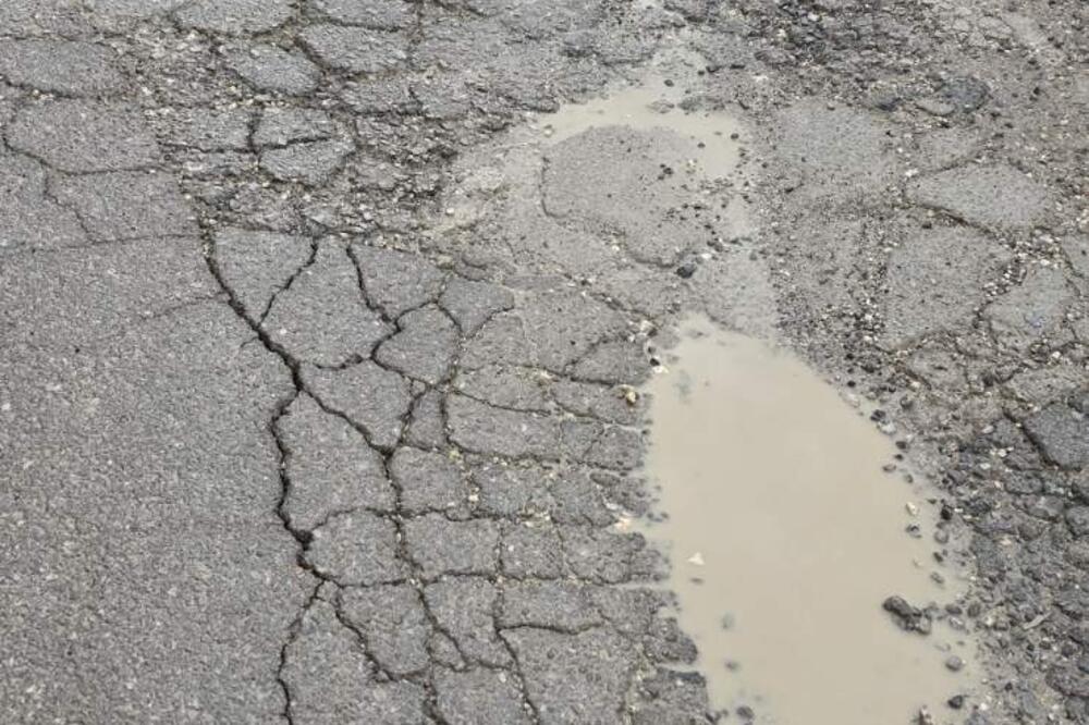 Gradnjom bulevara, uništen lokalni put, mještani Radanovića prijete blokadom