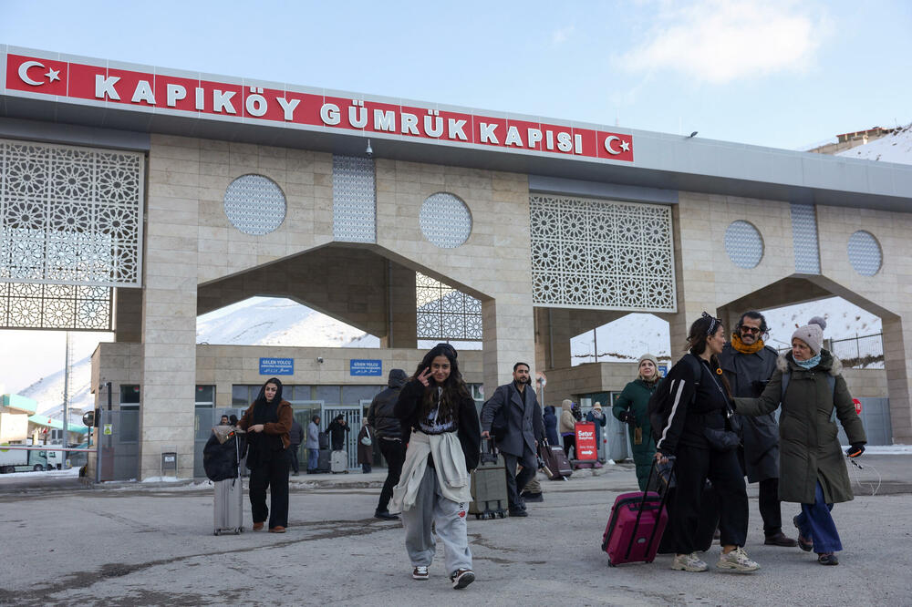 Granica je izlaz: Mali broj Iranaca planira da na neodređeno vrijeme ostane u Turskoj da bi izbjegli rat