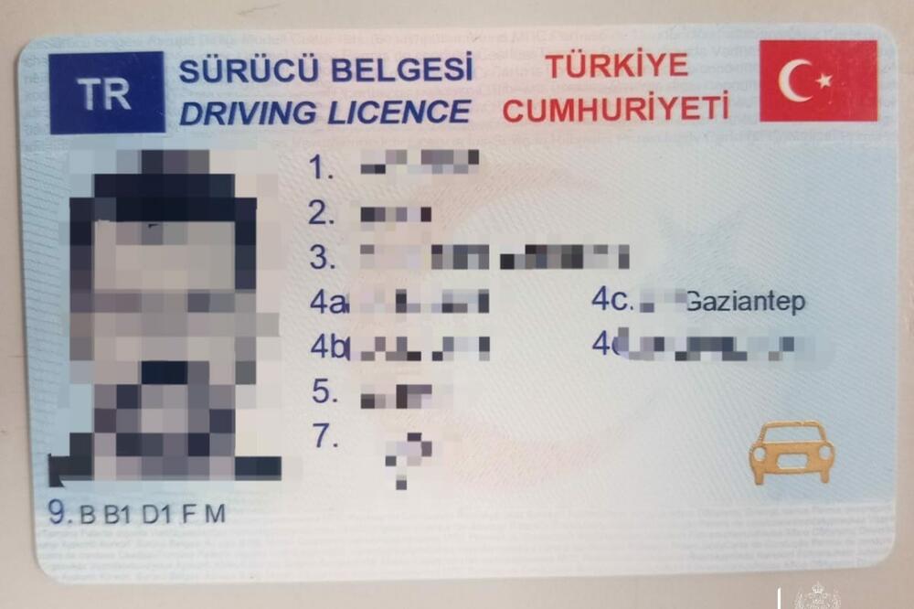 Granična policija kod državljanina Turske otkrila falsifikovanu vozačku dozvolu