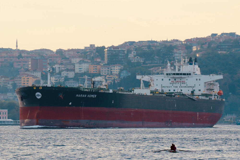 Grčki naftni tanker navodno oštećen u napadu dronom ili raketom dok se približavao ruskoj luci