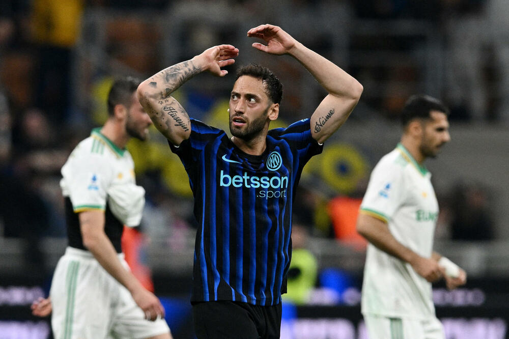 Hakan kao nekad u HSV-u, &bdquo;redsi&rdquo; pali pred Halandom