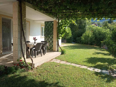 Herceg Novi, Ratiševina, kuća sa 4 spavaće sobe