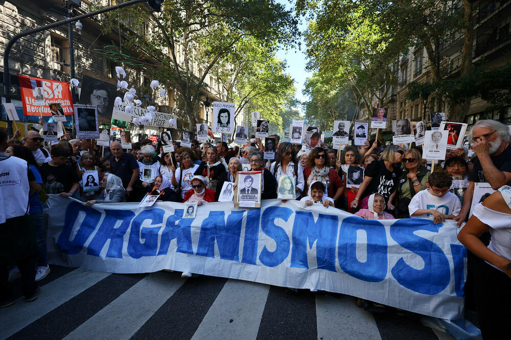 Hiljade ljudi u povorci Buenos Ajresom u znak sjećanja na žrtve Videlinog režima