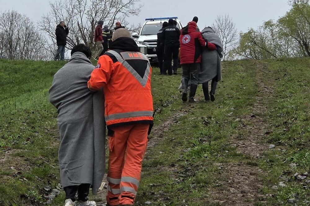 Hrvatski ministar: Iz Save kod Babine Grede spaseno 30 migranata