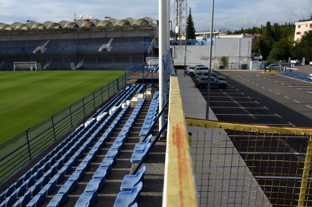 Istočnu tribinu blokirali imovinski sporovi