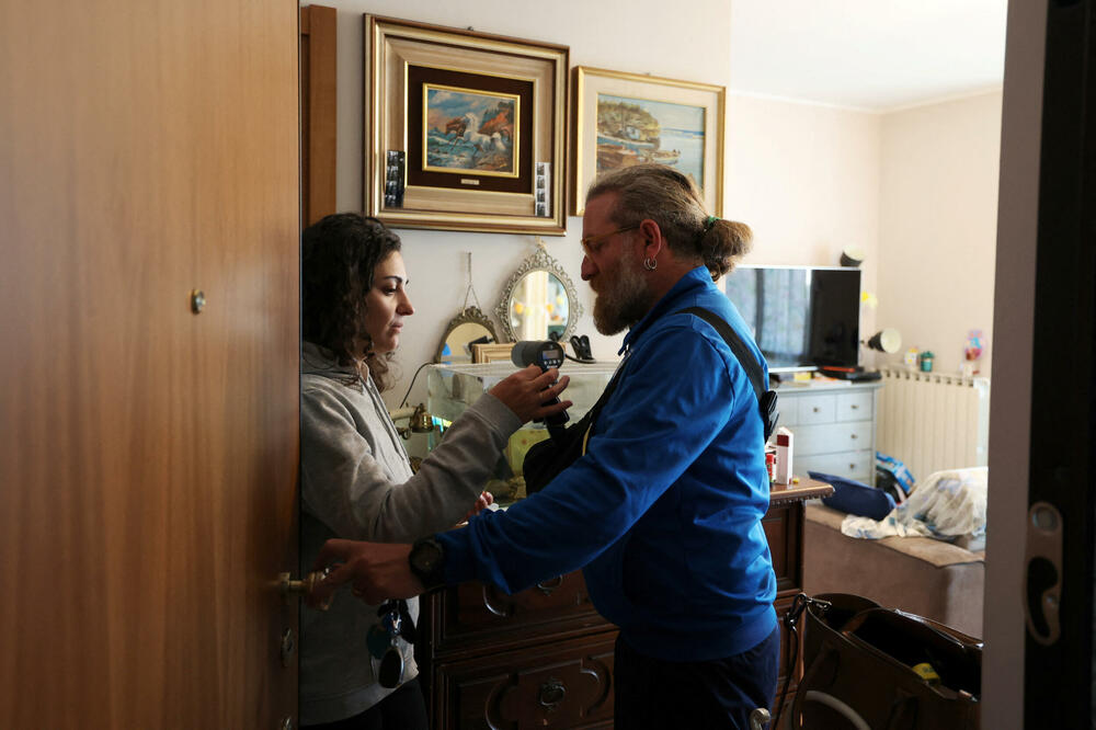 Italija odbacila izjednačavanje roditeljskog odsustva dok očevi na internetu redefinišu svoju ulogu