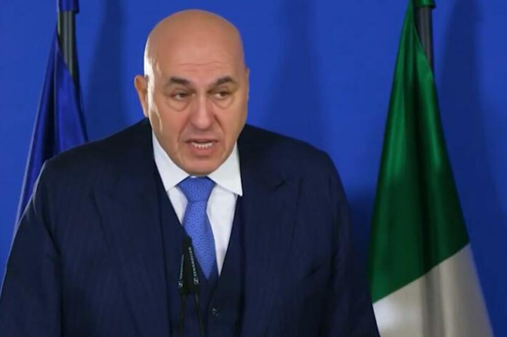 Italijanski ministar odbrane "zaglavljen" u Dubaiju sa porodicom