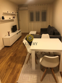 Izadavanje,jednosoban stan,Pg-Central Point