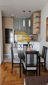 Izadavanje,trosoban stan,Pg-Centar