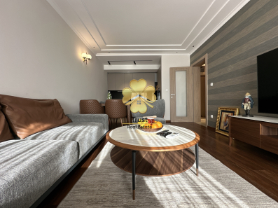 Izdaje se dvosoban luksuzan stan u Master kvartu