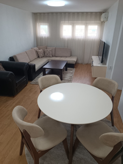 Izdaje se dvosoban stan 58m2, Centar, Podgorica