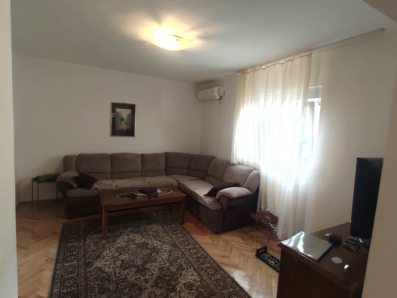 Izdaje se dvosoban stan 70m2, Momišići, Podgorica