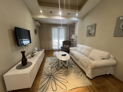 Izdaje se dvosoban stan u City kvartu