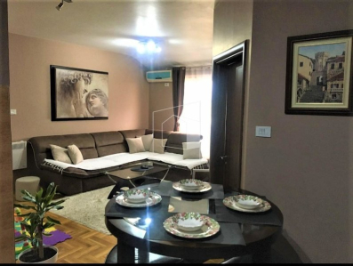 Izdaje se jednosoban namješten stan, površine 42m2, kod Delta City-a u Podgorici.