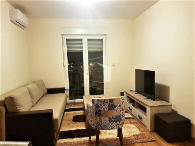 Izdaje se jednosoban namješten stan, površine 38m2, na Zabjelu u Podgorici.